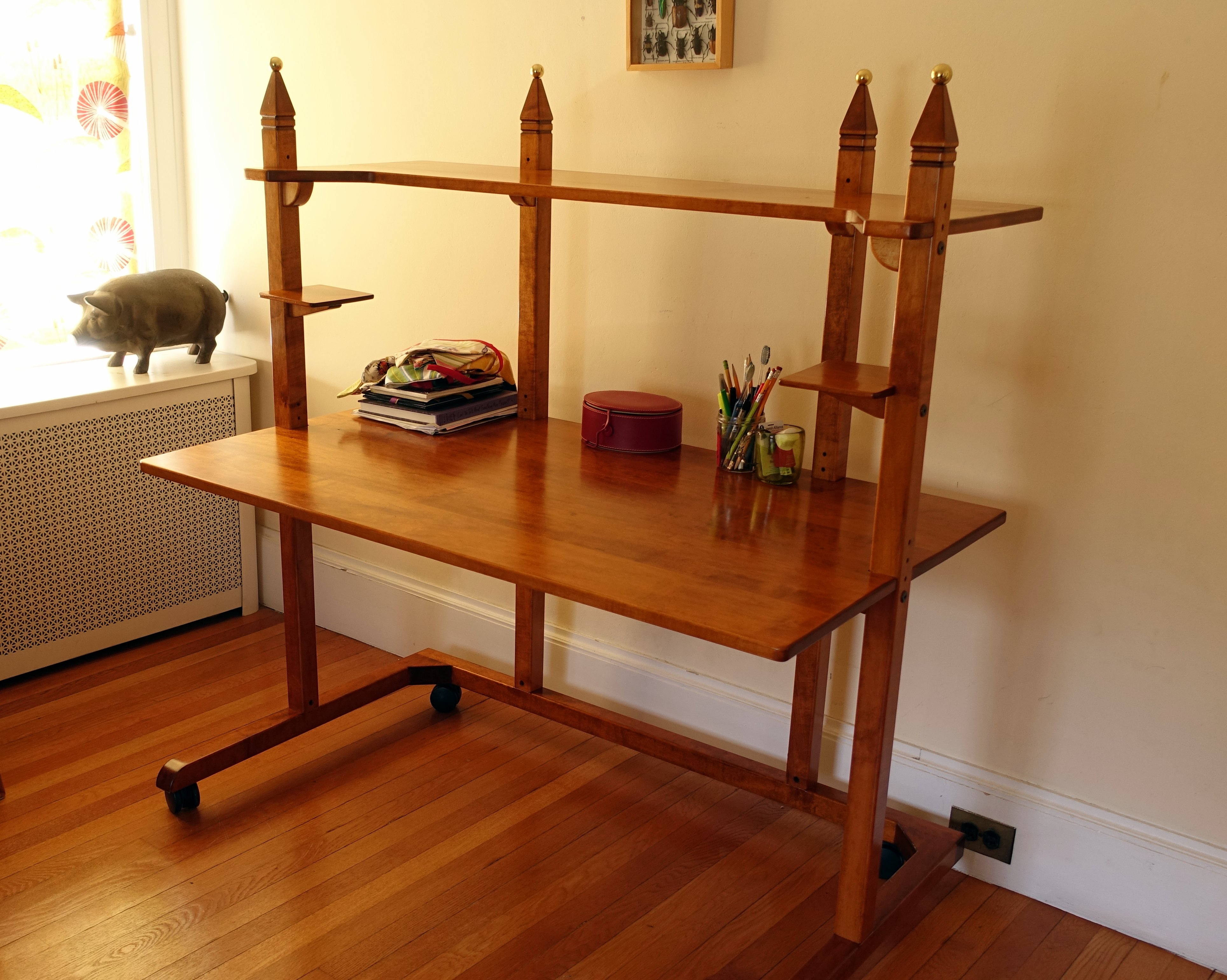 Ergonomically designed computer work desk